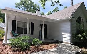 Close To The Beach And Attractions! Perfect For Families Or Traveling Nurses!